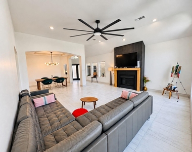 9822 Oak Point Drive - Photo Thumbnail 6