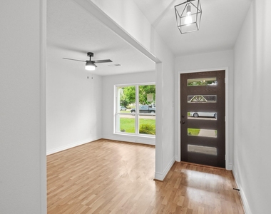 10602 Glenfield Court - Photo Thumbnail 6