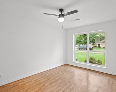 10602 Glenfield Court - Photo Thumbnail 8