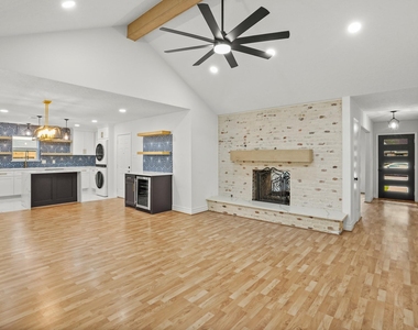 10602 Glenfield Court - Photo Thumbnail 12