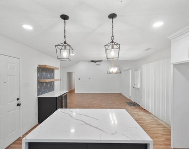 10602 Glenfield Court - Photo Thumbnail 25