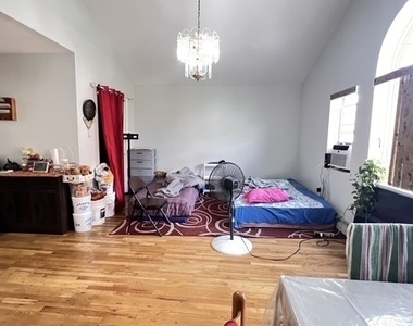 2810 Beverley Road - Photo Thumbnail 2