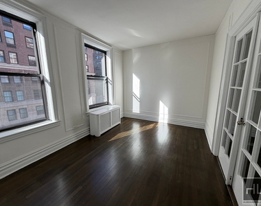 Lexington Avenue - Photo Thumbnail 3