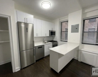 West 55 Street - Photo Thumbnail 1