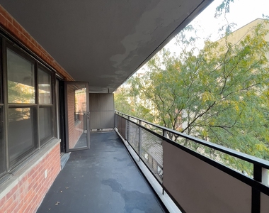 E 82 St - Photo Thumbnail 7