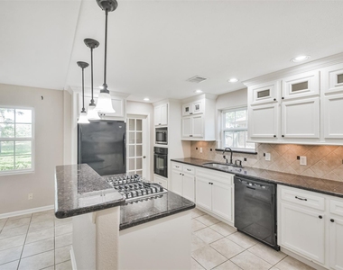 316 Saint Cloud Drive - Photo Thumbnail 13