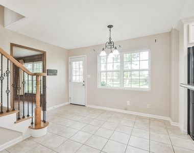 316 Saint Cloud Drive - Photo Thumbnail 9