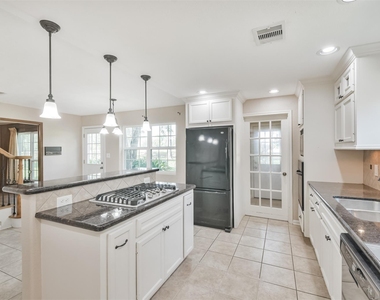 316 Saint Cloud Drive - Photo Thumbnail 14