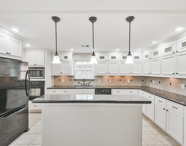 316 Saint Cloud Drive - Photo Thumbnail 12