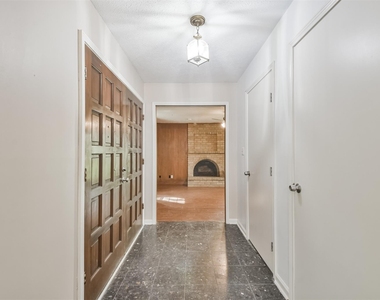 316 Saint Cloud Drive - Photo Thumbnail 3