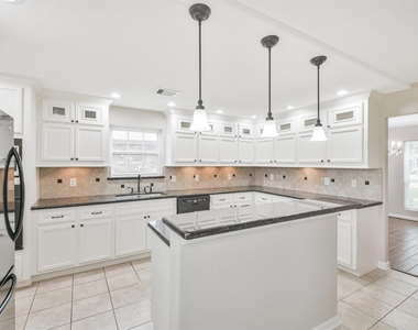 316 Saint Cloud Drive - Photo Thumbnail 11