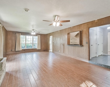 316 Saint Cloud Drive - Photo Thumbnail 5