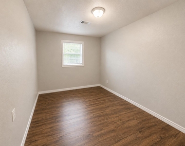 1521 4th Avenue N - Photo Thumbnail 7