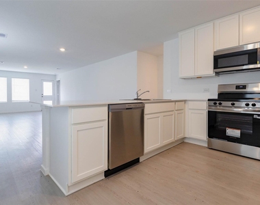 15010 Tremaine Court - Photo Thumbnail 4