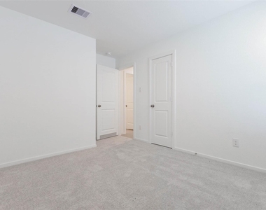 15010 Tremaine Court - Photo Thumbnail 13