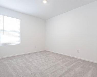 15010 Tremaine Court - Photo Thumbnail 12