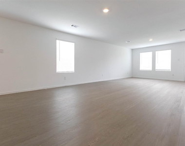 15010 Tremaine Court - Photo Thumbnail 18