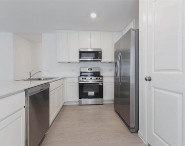 15010 Tremaine Court - Photo Thumbnail 5