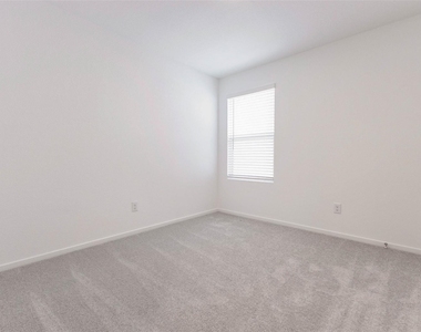 15010 Tremaine Court - Photo Thumbnail 14