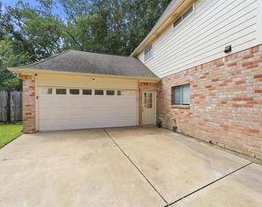 20607 Hoveden Court - Photo Thumbnail 3