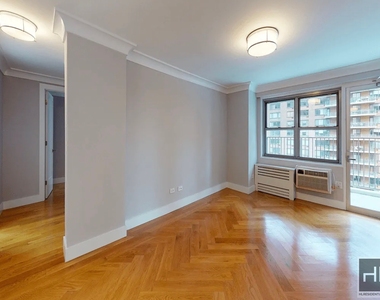 West 97th Street - Photo Thumbnail 1