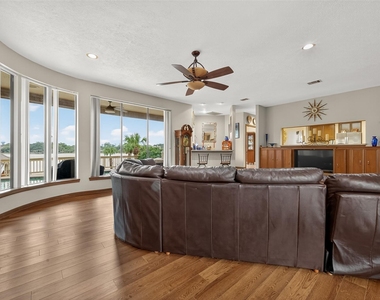 1623 Lake Arbor Drive - Photo Thumbnail 9