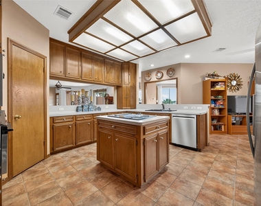 1623 Lake Arbor Drive - Photo Thumbnail 15