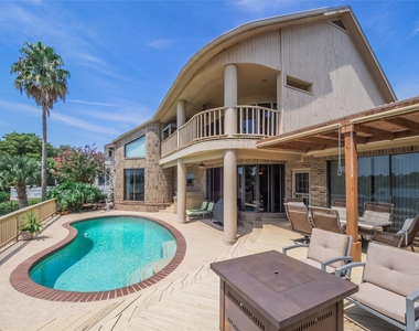 1623 Lake Arbor Drive - Photo Thumbnail 4