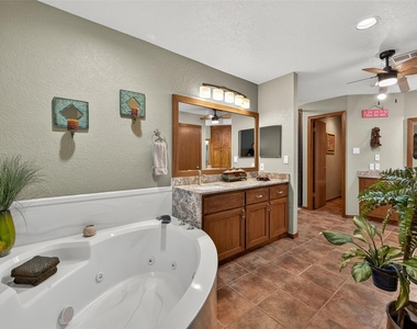 1623 Lake Arbor Drive - Photo Thumbnail 30