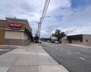 64th Avenue - Photo Thumbnail 22