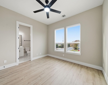 4013 Griggs Road - Photo Thumbnail 17