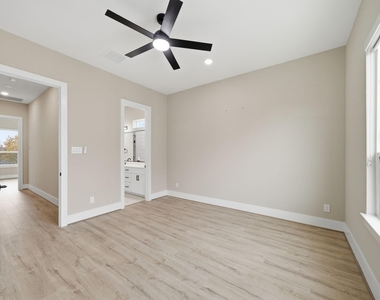 4013 Griggs Road - Photo Thumbnail 14