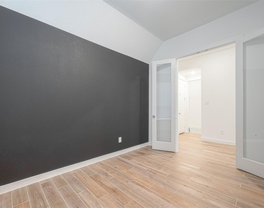 235 Sky Top Drive - Photo Thumbnail 3