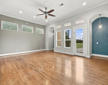 5833 Katy Street - Photo Thumbnail 3