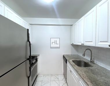 East 51 Street - Photo Thumbnail 1