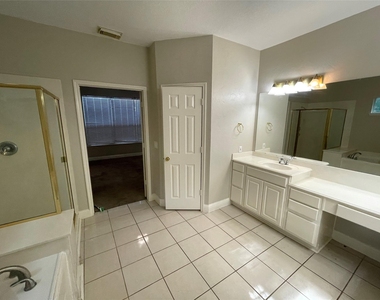 23 S Bristol Oak Court - Photo Thumbnail 14