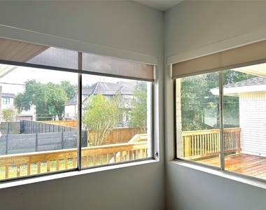 4910 Heatherglen Drive - Photo Thumbnail 11