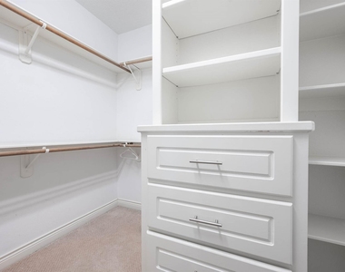 2503 Dallas Street - Photo Thumbnail 8