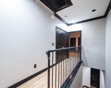 2503 Dallas Street - Photo Thumbnail 31