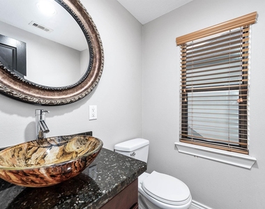 2503 Dallas Street - Photo Thumbnail 16