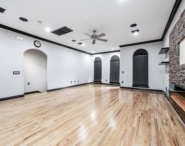 2503 Dallas Street - Photo Thumbnail 24