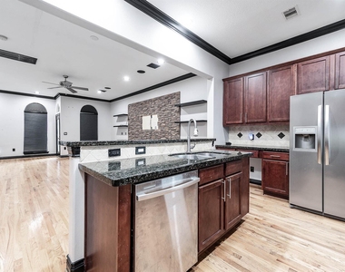 2503 Dallas Street - Photo Thumbnail 26