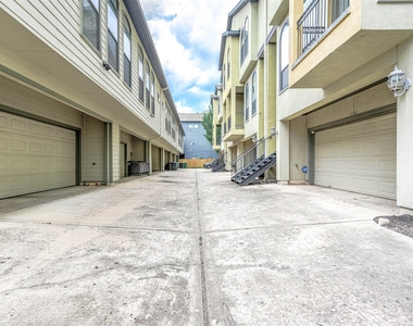 2503 Dallas Street - Photo Thumbnail 18
