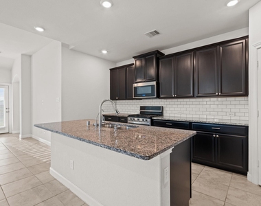 11203 Pavonia Creek Court - Photo Thumbnail 9