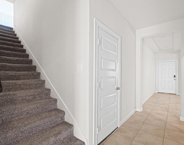 11203 Pavonia Creek Court - Photo Thumbnail 4