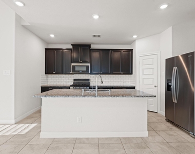 11203 Pavonia Creek Court - Photo Thumbnail 10