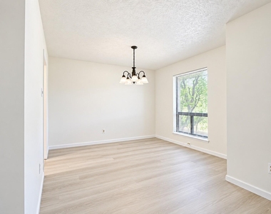 3030 S Blue Meadow Circle - Photo Thumbnail 8