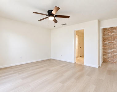 3030 S Blue Meadow Circle - Photo Thumbnail 16