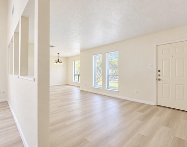 3030 S Blue Meadow Circle - Photo Thumbnail 5
