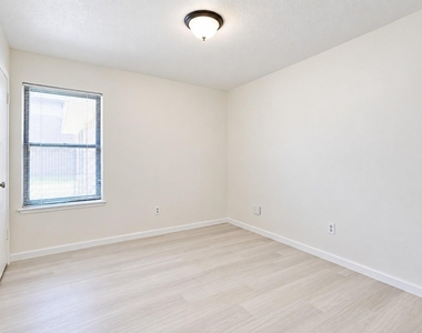 3030 S Blue Meadow Circle - Photo Thumbnail 24